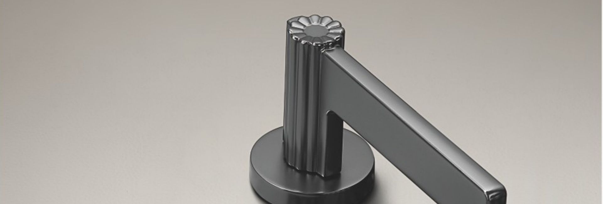 晶貝貝五金事業部