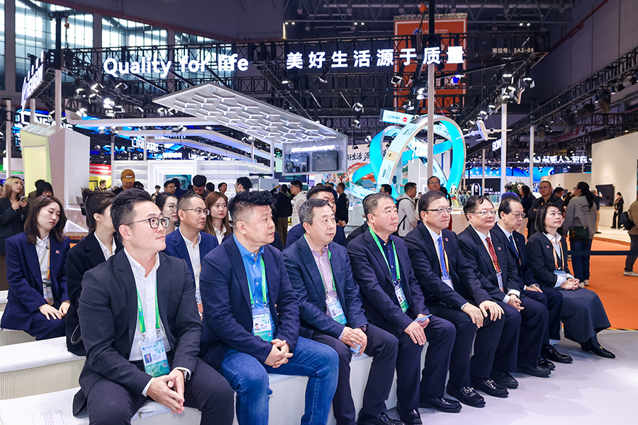 盼盼木門(mén)與立邦家具漆于進(jìn)博會(huì)達(dá)成戰(zhàn)略合作