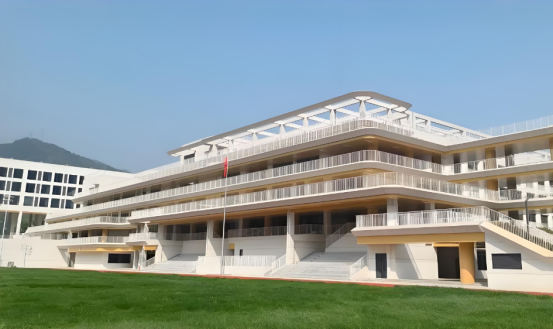 盼盼木門經典案例——靈山未來學校